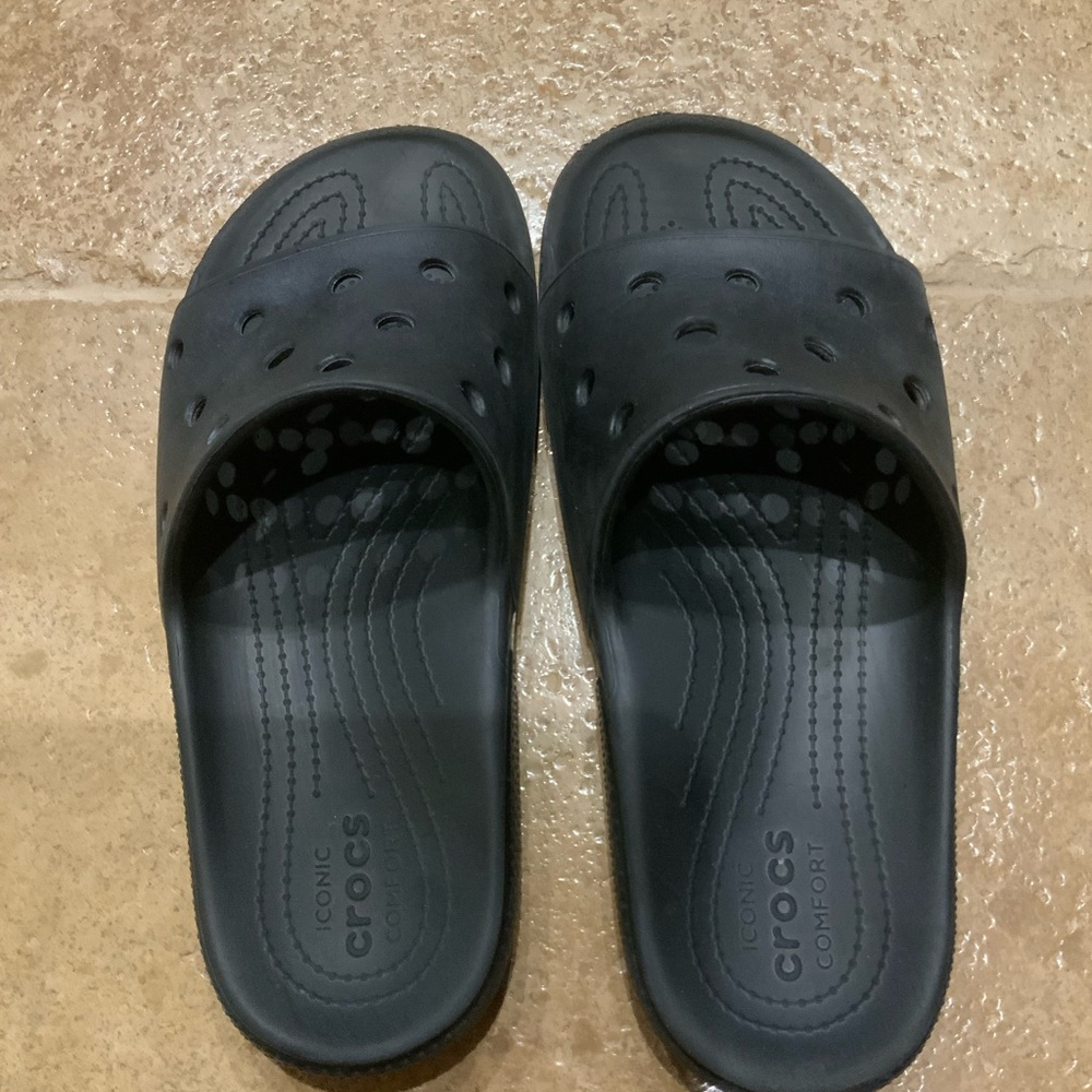 Black crocs sandals - Picture 3 of 4